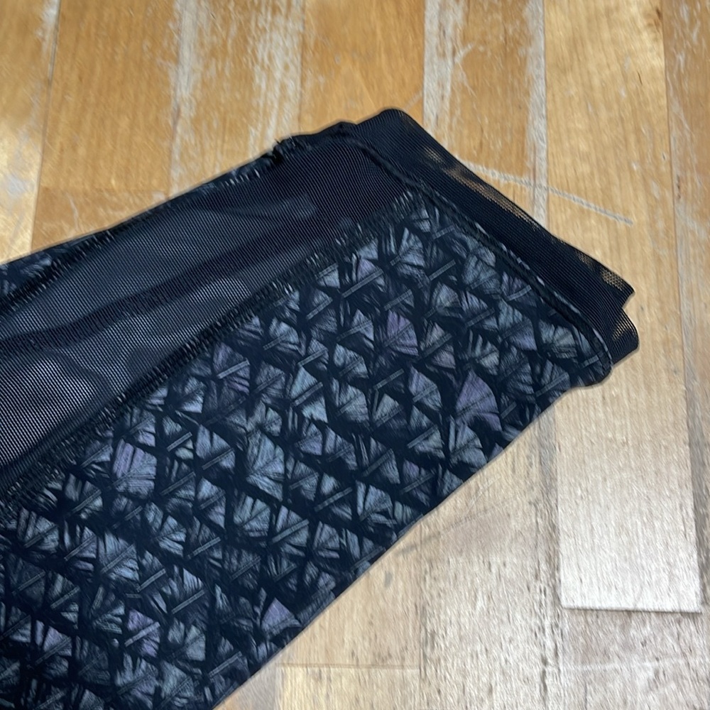 Lululemon leggings - Picture 3 of 8